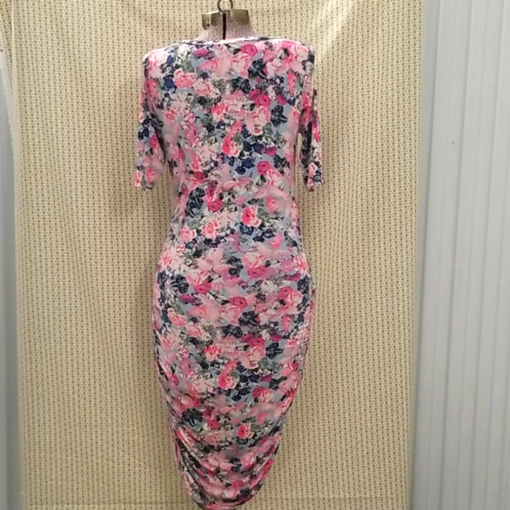 🎉2x HOST PICK🎉Floral Motherhood Maternity Rouged Dress - Picture 2 of 7